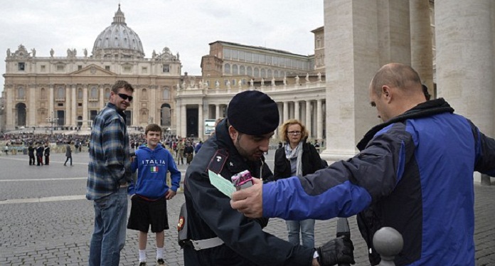 Italy averts tragedy as building collapses in Rome